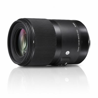 Sigma 70mm f/2.8 DG Macro